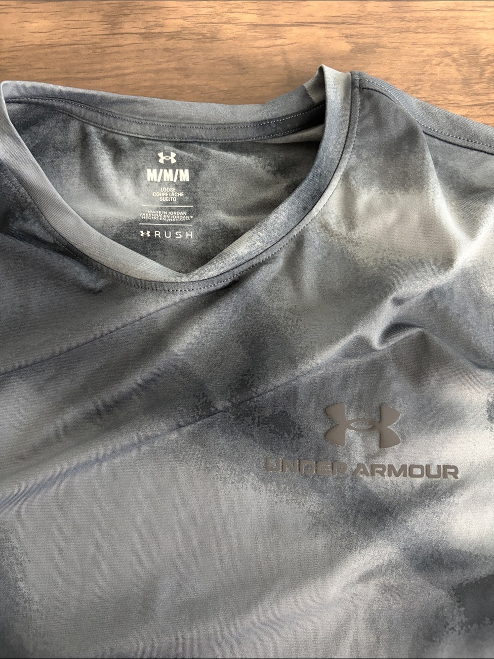 Under Armour Rush Men’s active tee in black/gray